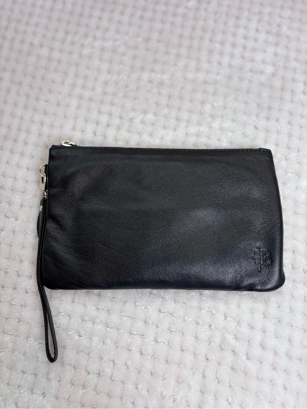 H&Butler Mighty Purse Smooth Black Leather Wristlet w/Built-in Phone Charger